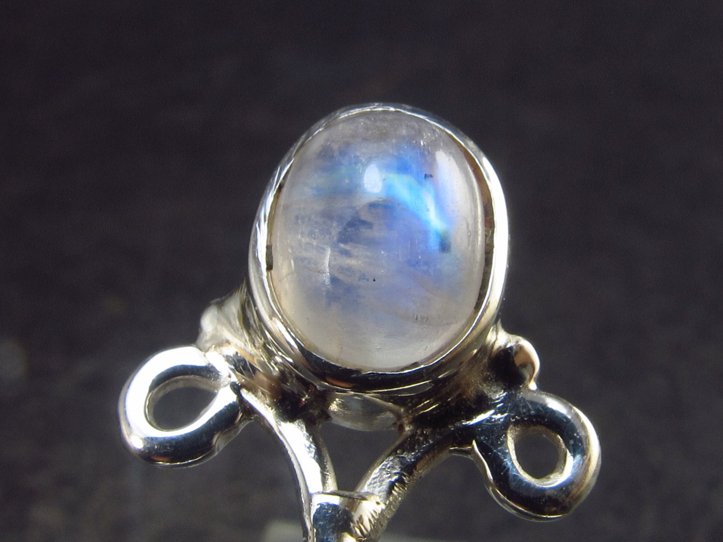Natural Oval Shaped Glow From Inside Moonstone 925 Silver Ring - Size Adjustable - 2.9 Grams
