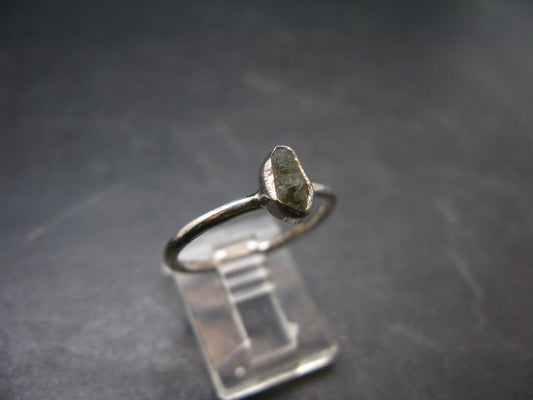 Cute Gem Moldavite Sterling Silver Ring From Czech Republic - Size 8 - 1.9 Grams