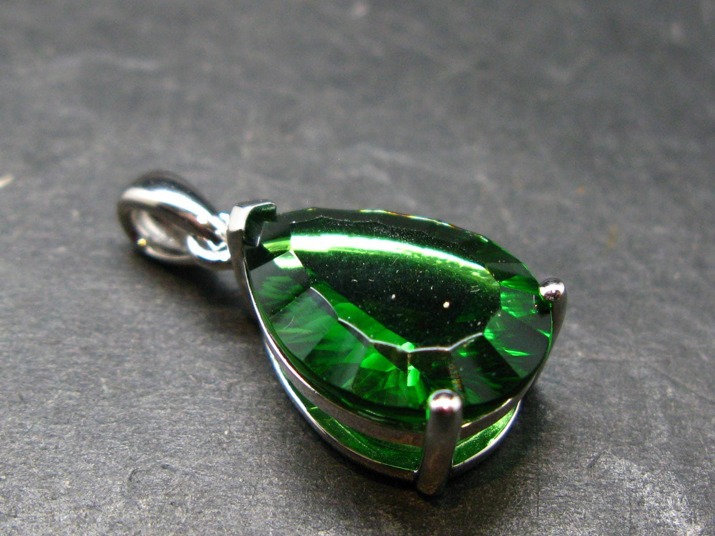 Helenite Gaia Stone Gem Sterling Silver Pendant From Washington - 8.0 Carats