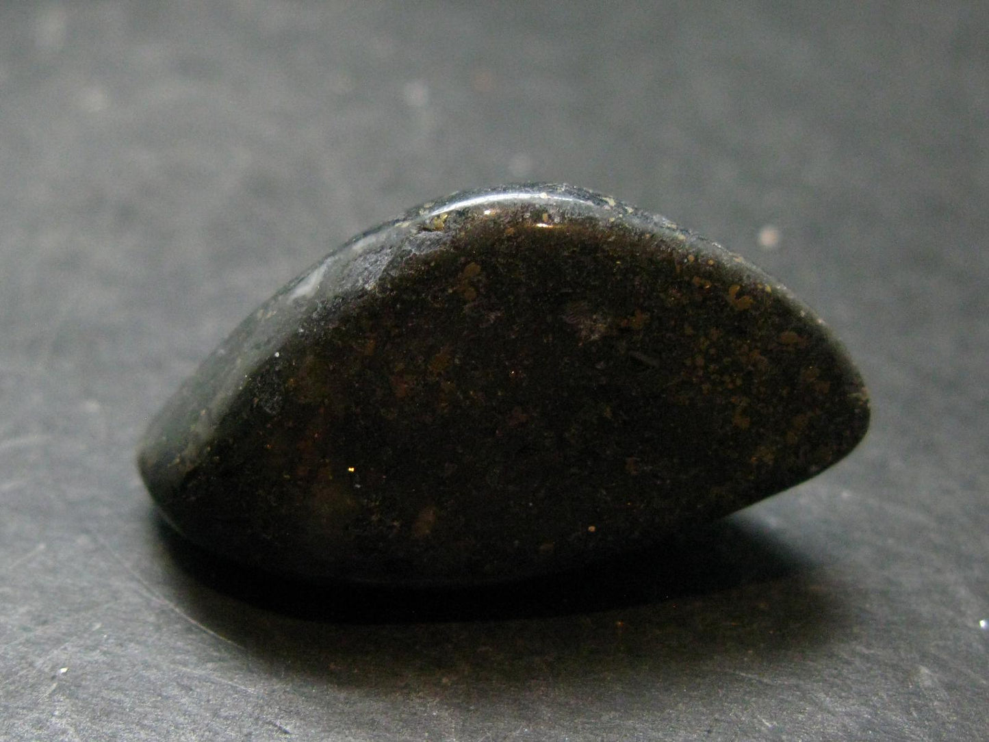 Healers Gold Tumbled Stone From USA - 1.6" - 18.84 Grams