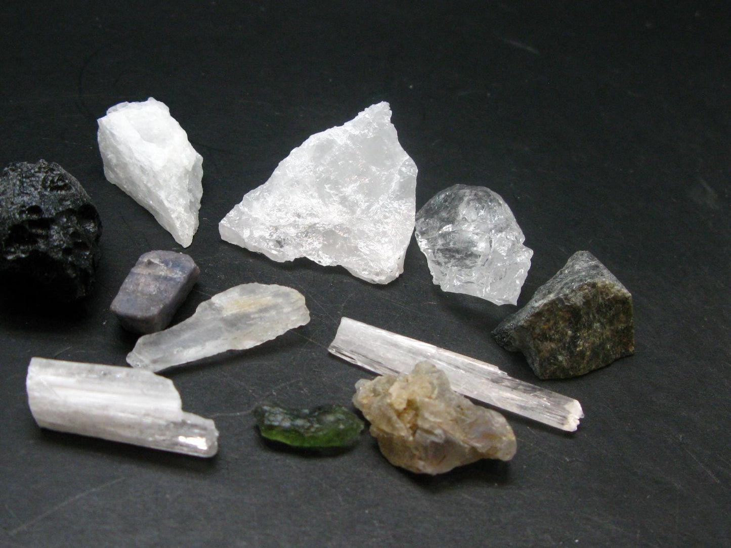 Synergy 12 Set Phenakite Moldavite Natrolite Petalite Danburite Tektite Scolecite Herderite Tanzanite Brookite 65.31 Gr