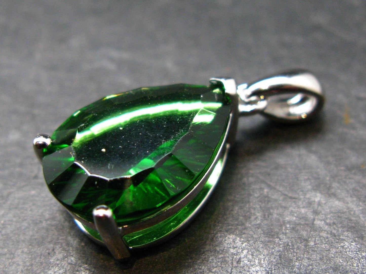 Helenite Gaia Stone Gem Sterling Silver Pendant From Washington - 8.0 Carats