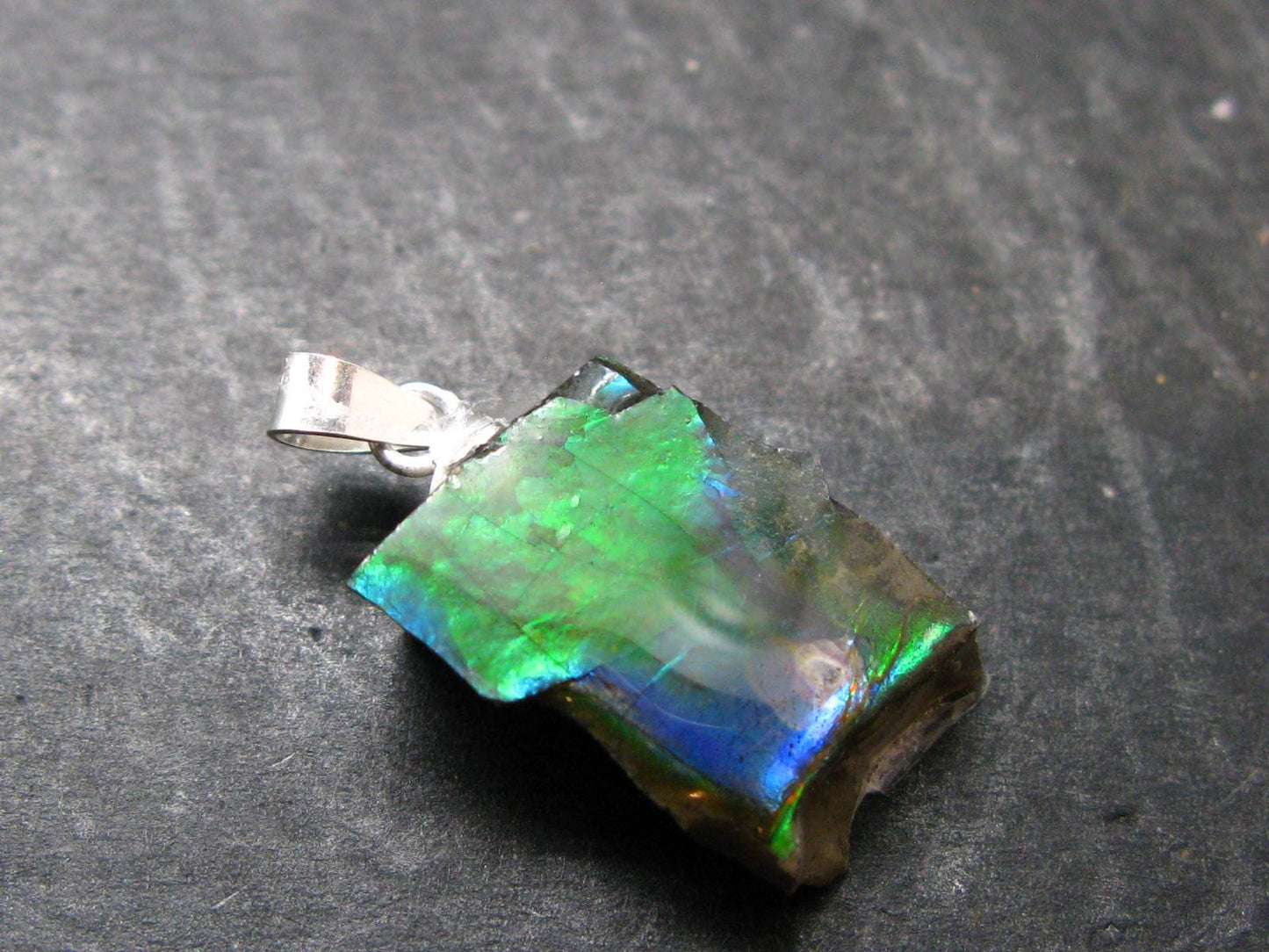 Ammolite Amolite Silver Pendant From Alberta Canada - 0.9" - 2.0 Grams