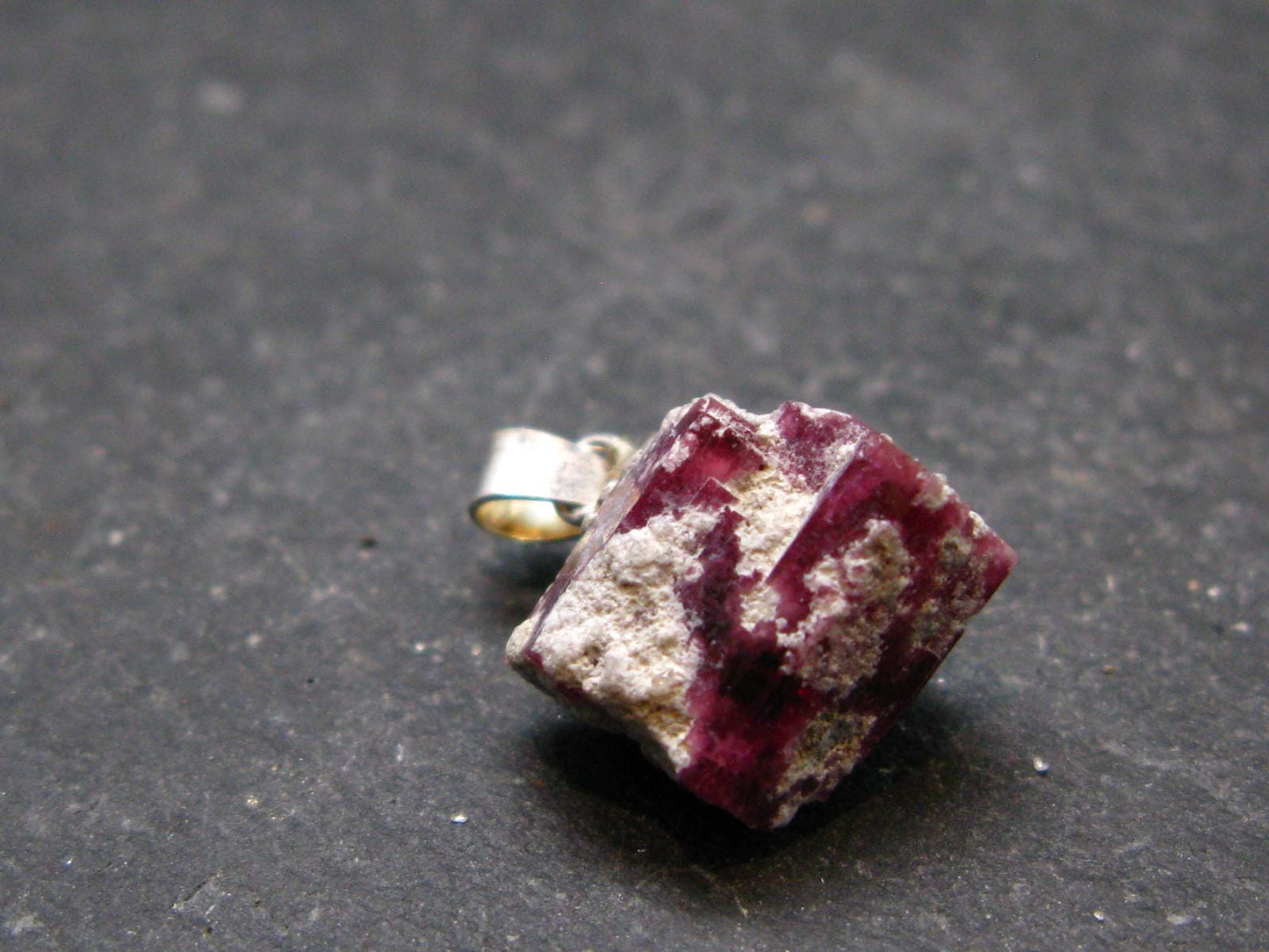 Bixbite Red Emerald Beryl Silver Pendant From Utah USA - 1.62 Grams - 0.7"