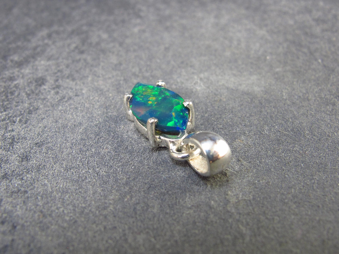 Rare Black Opal Sterling Silver Pendant from Australia - 0.7" - 1.04 Grams