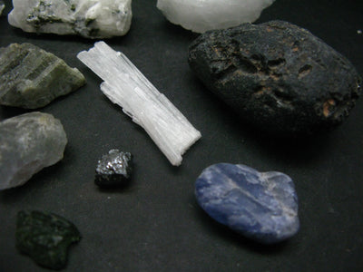 Synergy 12 Set Phenakite Moldavite Natrolite Petalite Danburite Tektite Scolecite Herderite Tanzanite Brookite 104.3Gr