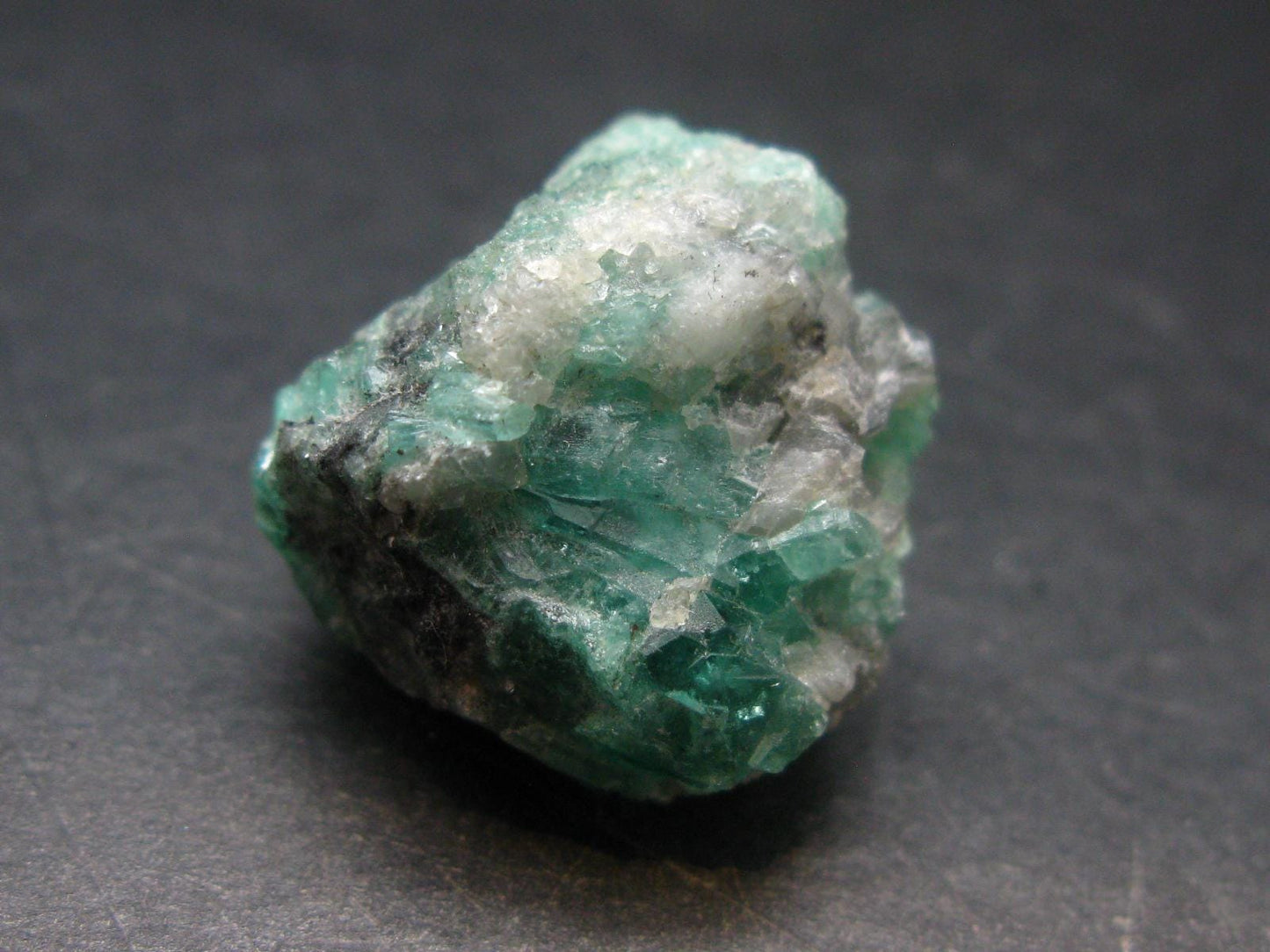 Emerald Beryl Crystal From Colombia - 1.0"- 11.24 Grams