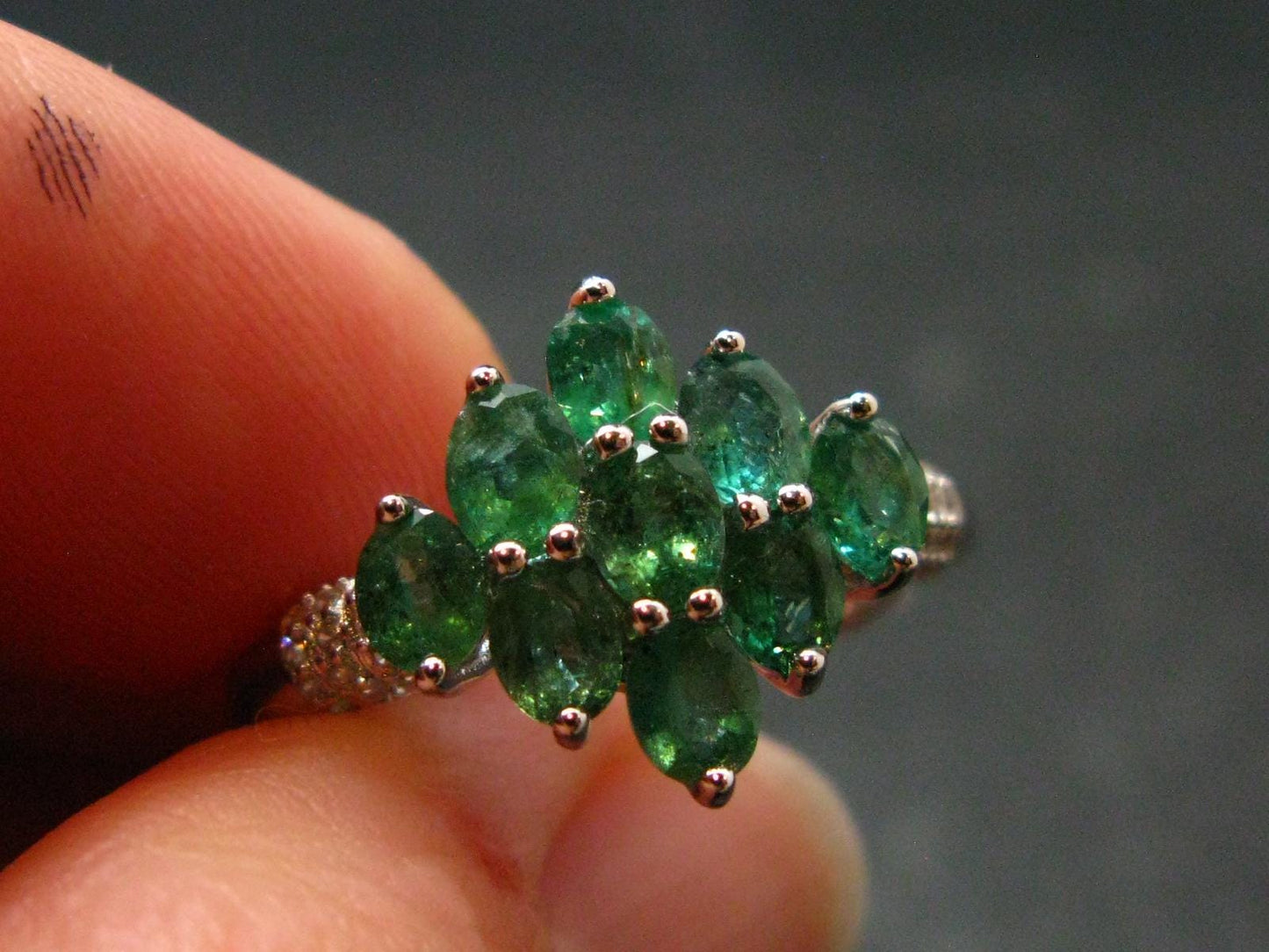 Emerald Faceted Silver Ring from Colombia - 2.83 Grams Total - Size 7