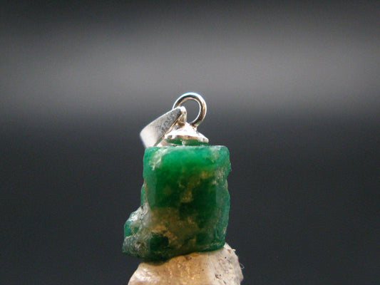 Emerald Beryl Silver Pendant from Afghanistan - 0.7" - 1.0 Grams