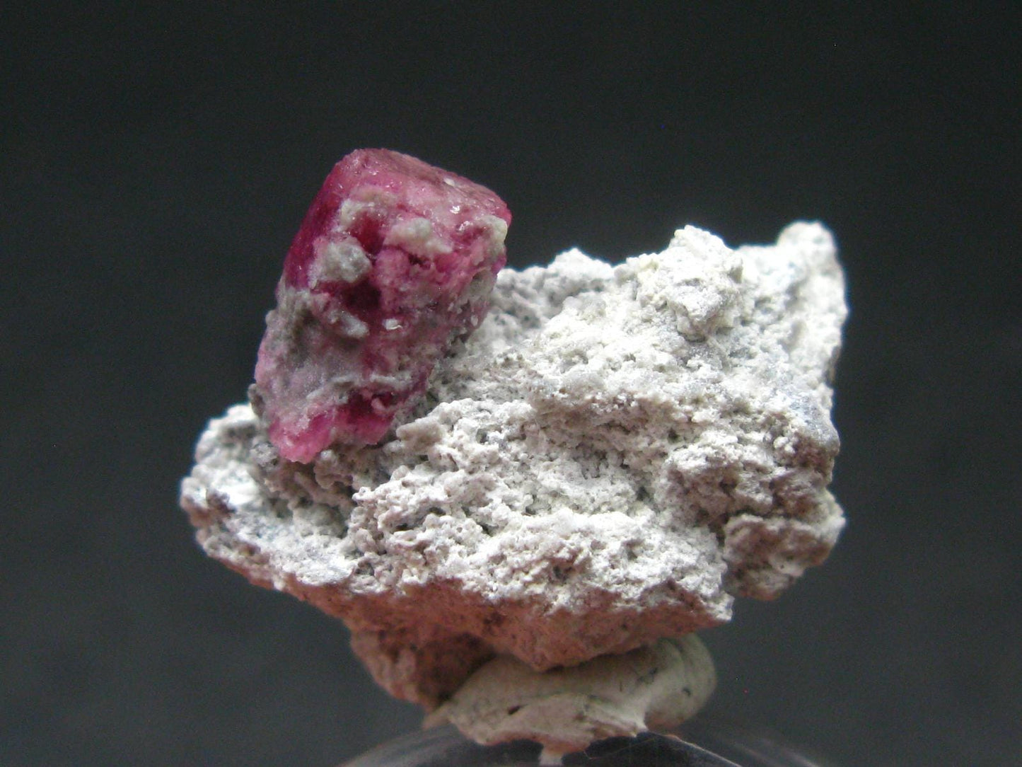 Rare Gem Bixbite Red Emerald Beryl Cluster From Utah USA - 1.1" - 4.77 Grams