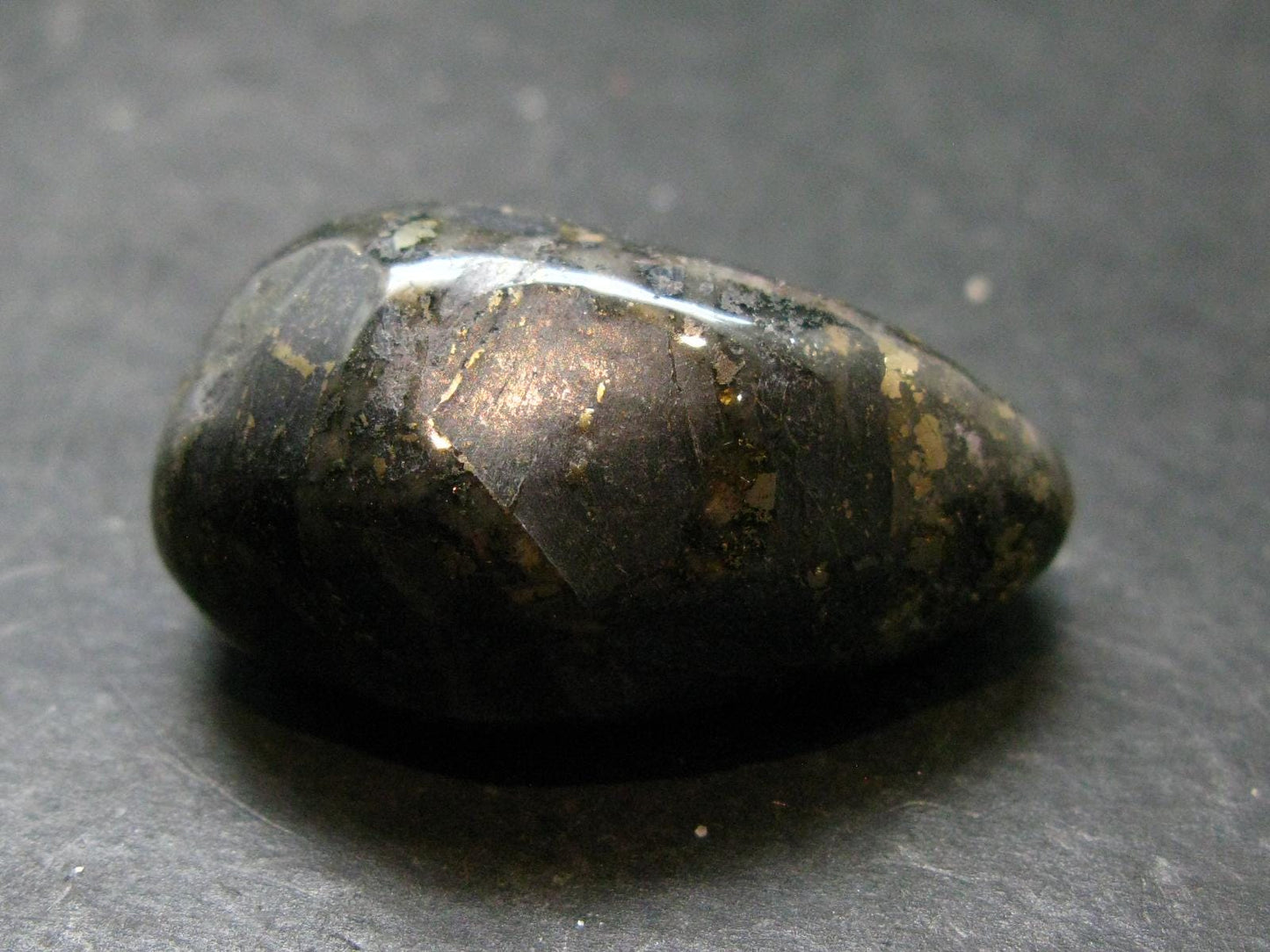 Healers Gold Tumbled Stone From USA - 1.6" - 31.43 Grams