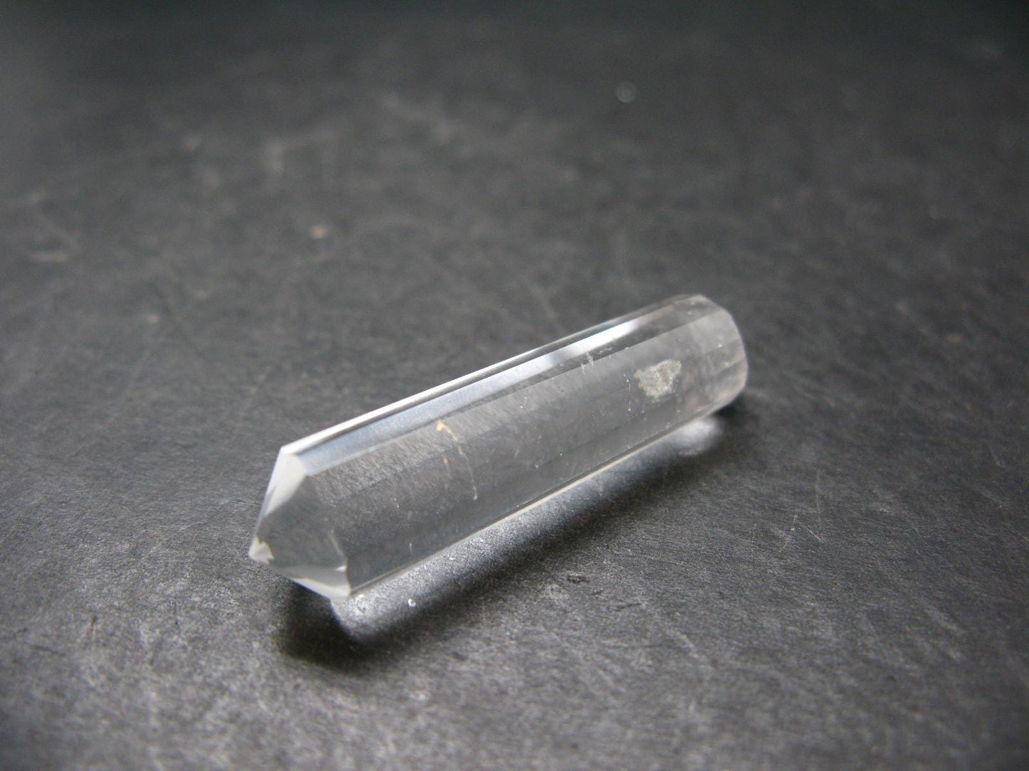 Perfect Quartz Vogel Crystal Healing Wand - 1.6" - 7.14 Grams