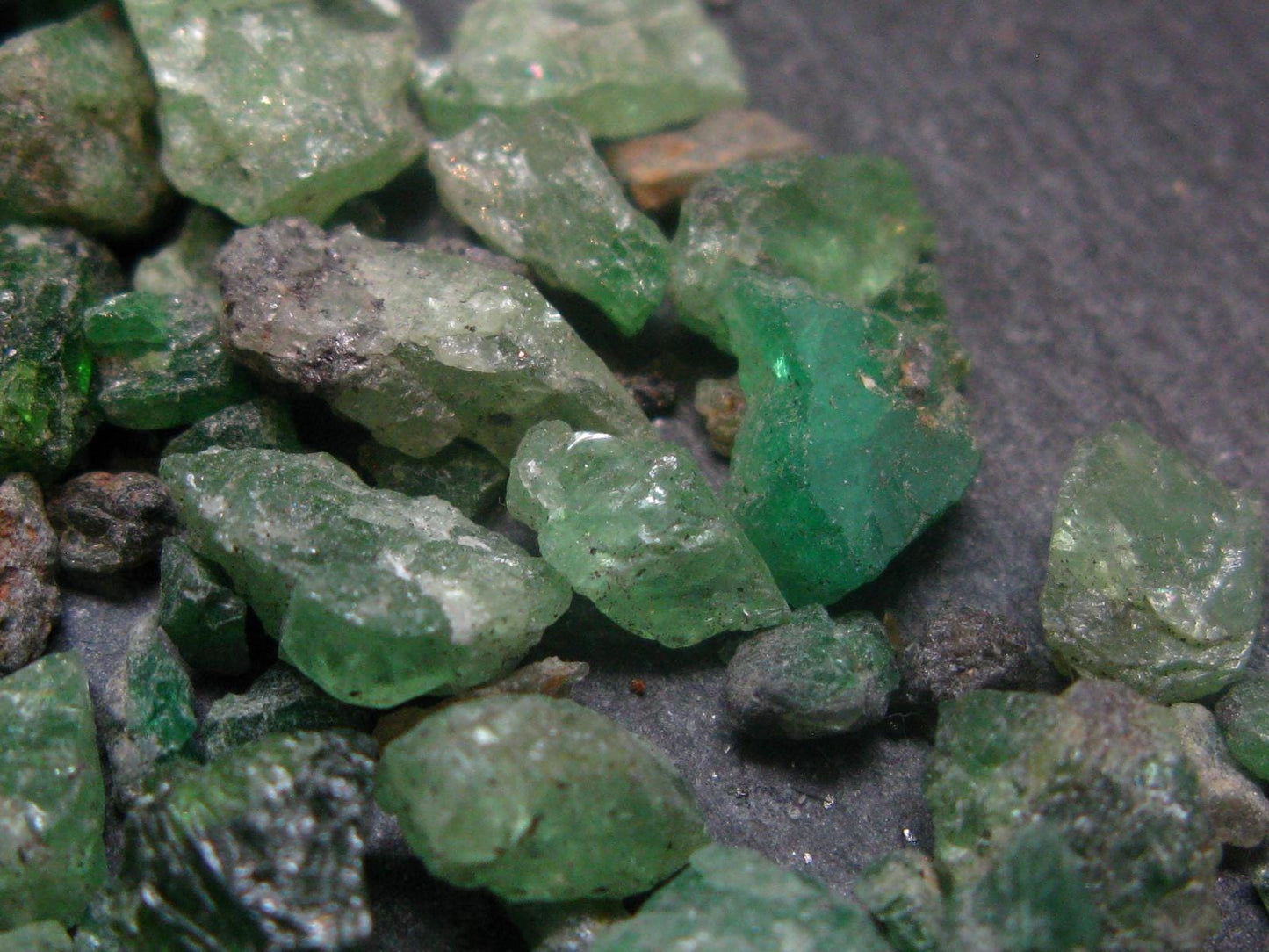 Lot of Tsavorite Garnet Crystals From Tanzania - 100 Carats