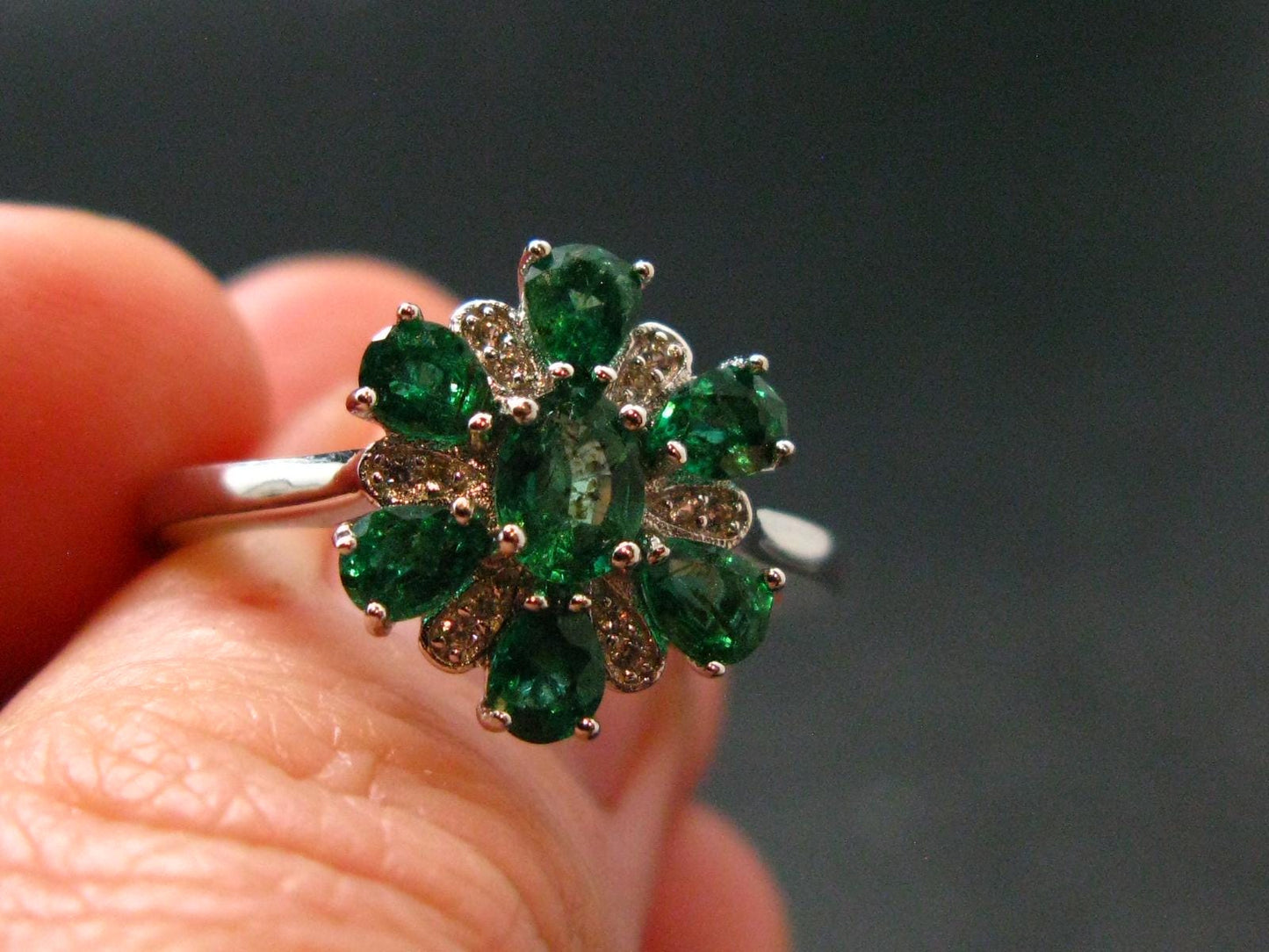 Emerald Faceted Silver Ring from Colombia - 2.89 Grams Total - Size 7