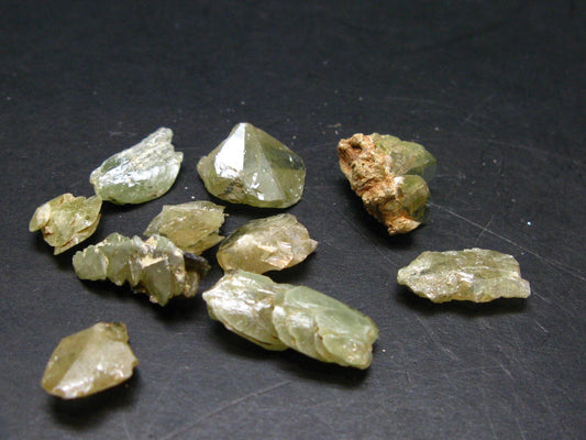 Lot Of 10 Titanite Sphene Crystals From Pakistan - 13.50 Grams