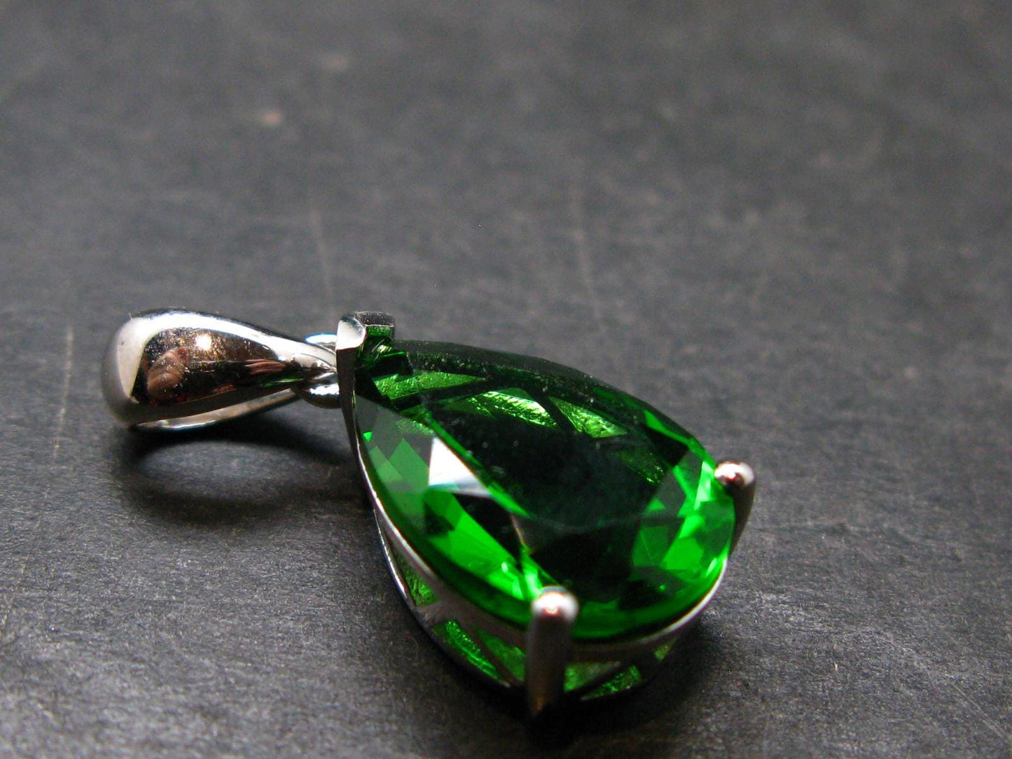 Helenite Gaia Stone Gem Sterling Silver Pendant From Washington - 4.8 Carats