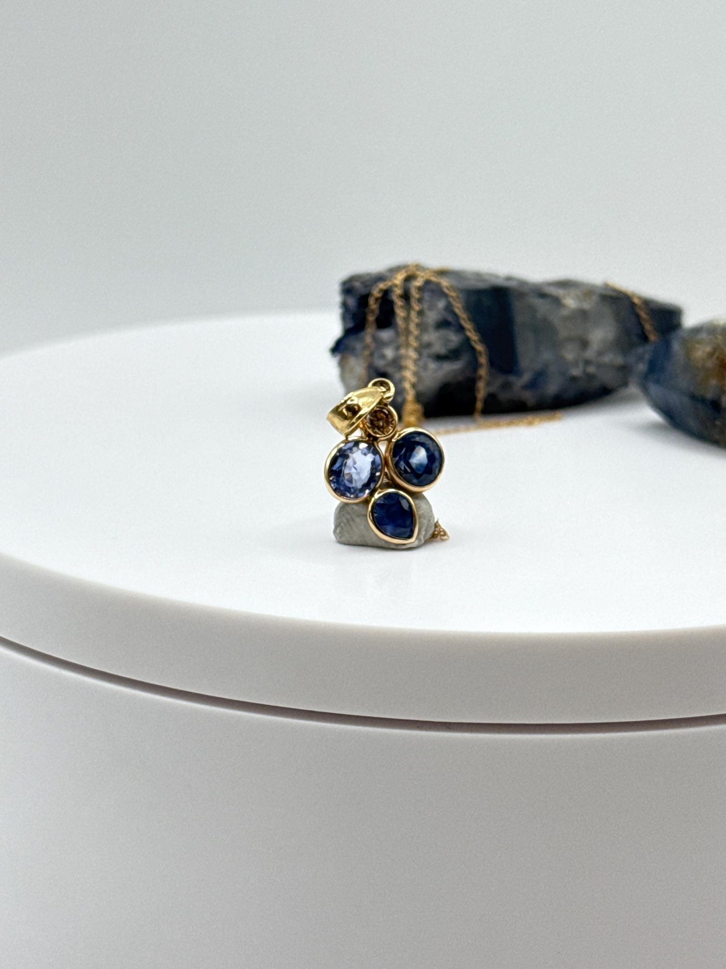 Sapphire Cluster Pendant Necklace | Natural Blue Sapphire Gold Necklace | Unique September Birthstone Jewelry - 1.28 g