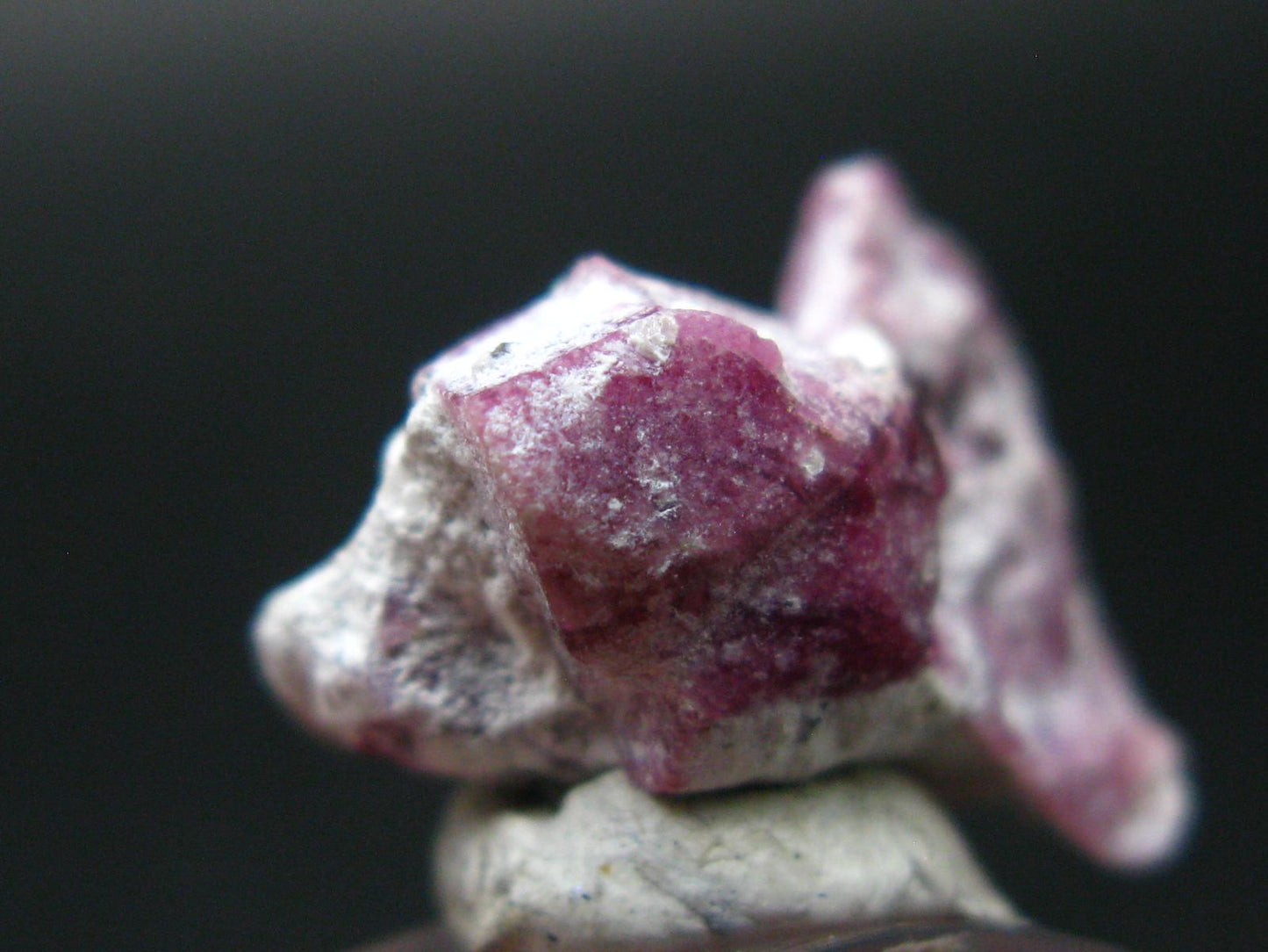 Nice Rare Gem Bixbite Red Emerald Beryl Crystal From Utah USA - 10.97 Carats