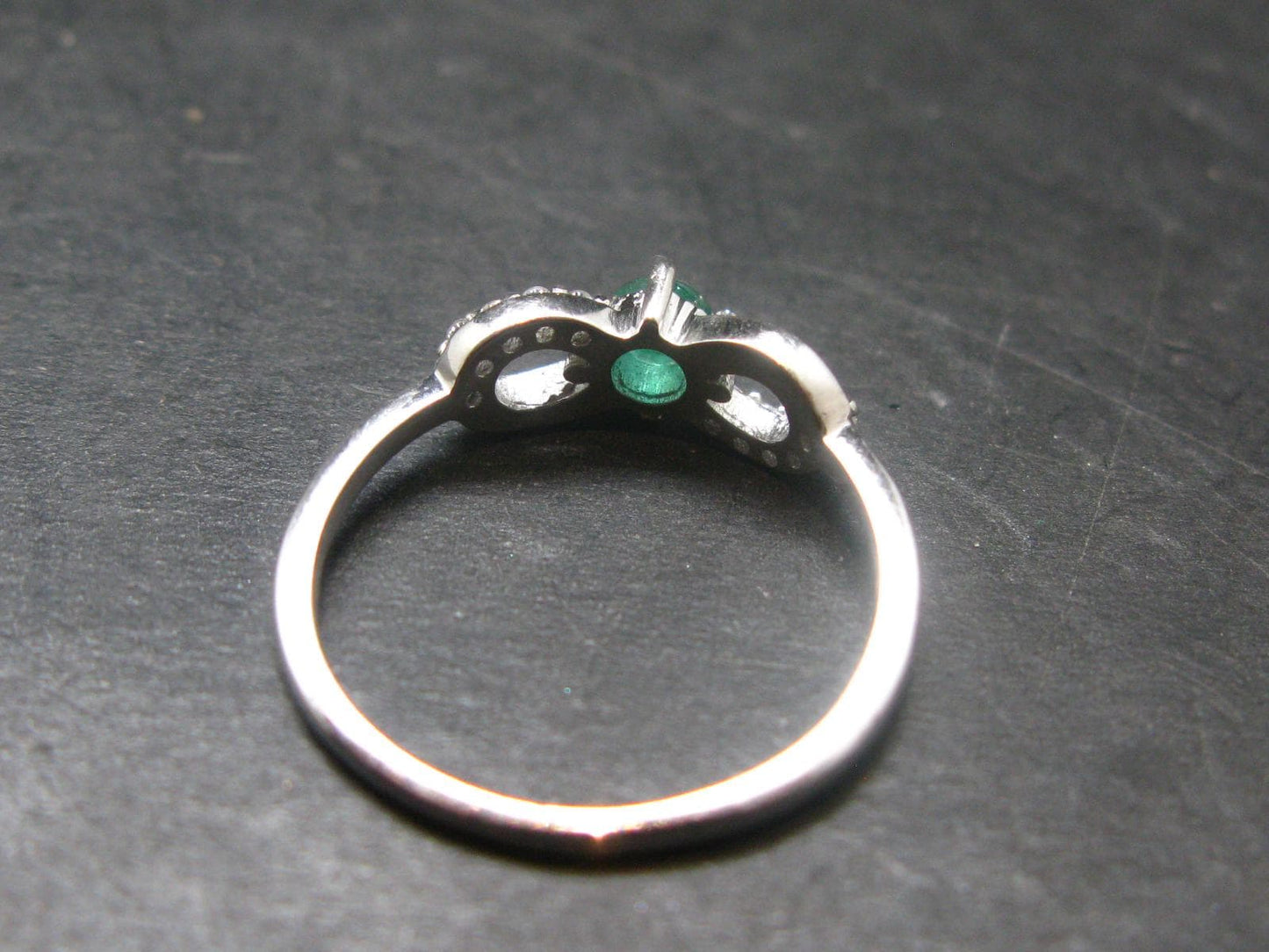 Emerald Crystal Silver Ring from Colombia - 1.69 Grams - Size 8