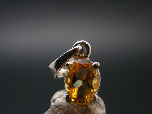 Yellow Citrine Gem Facetted Sterling Silver Pendant From Brazil With CZ - 0.7" - 1.03 Grams