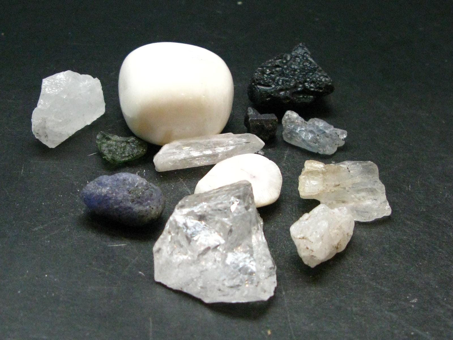 Synergy 12 Set Phenakite Moldavite Natrolite Petalite Danburite Tektite Scolecite Herderite Tanzanite Brookite 80.35 Gr