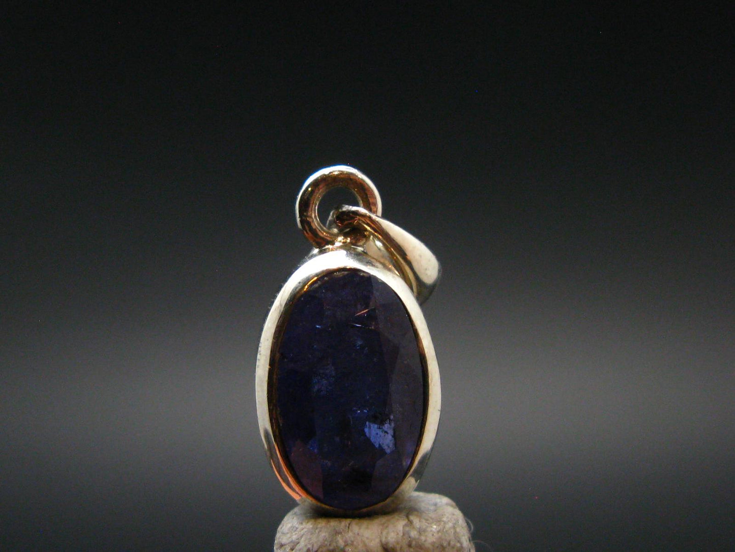 Large Gemmy Natural Faceted Tanzanite Zoisite Sterling Silver Pendant from Tanzania - 0.9'' - 3.22 Grams