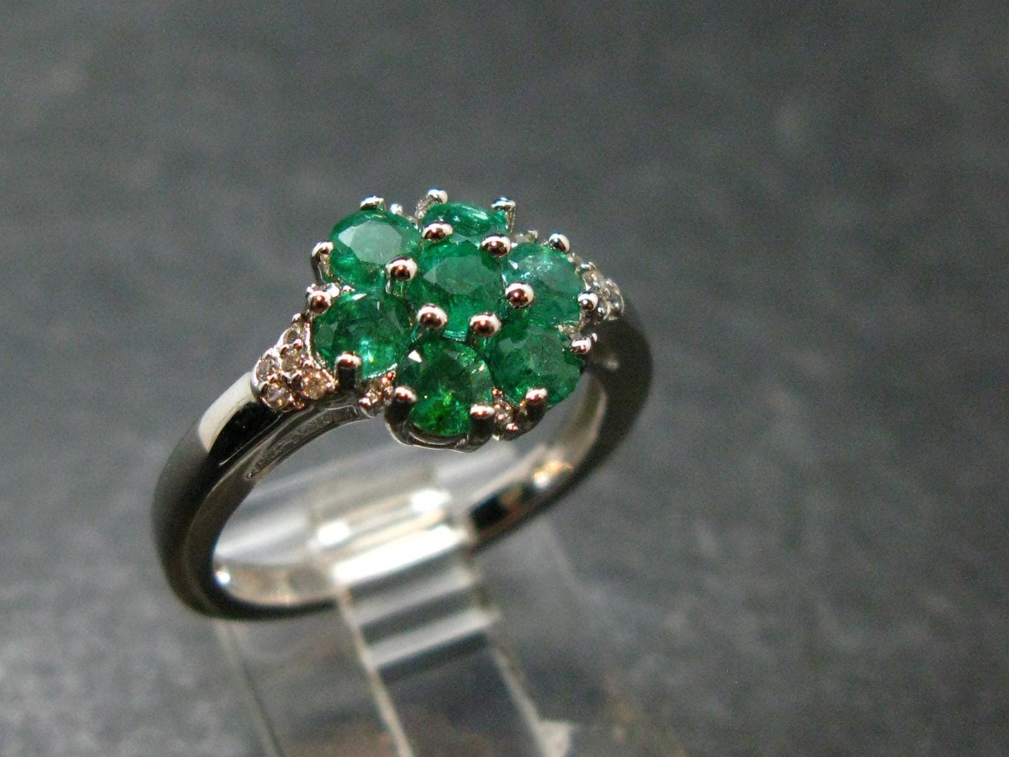 Emerald Faceted Silver Ring from Colombia - 3.55 Grams Total - Size 7