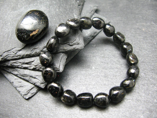 Nuumite Nuummite Genuine Bracelet ~ 7 Inches ~ 10mm Tumbled Beads