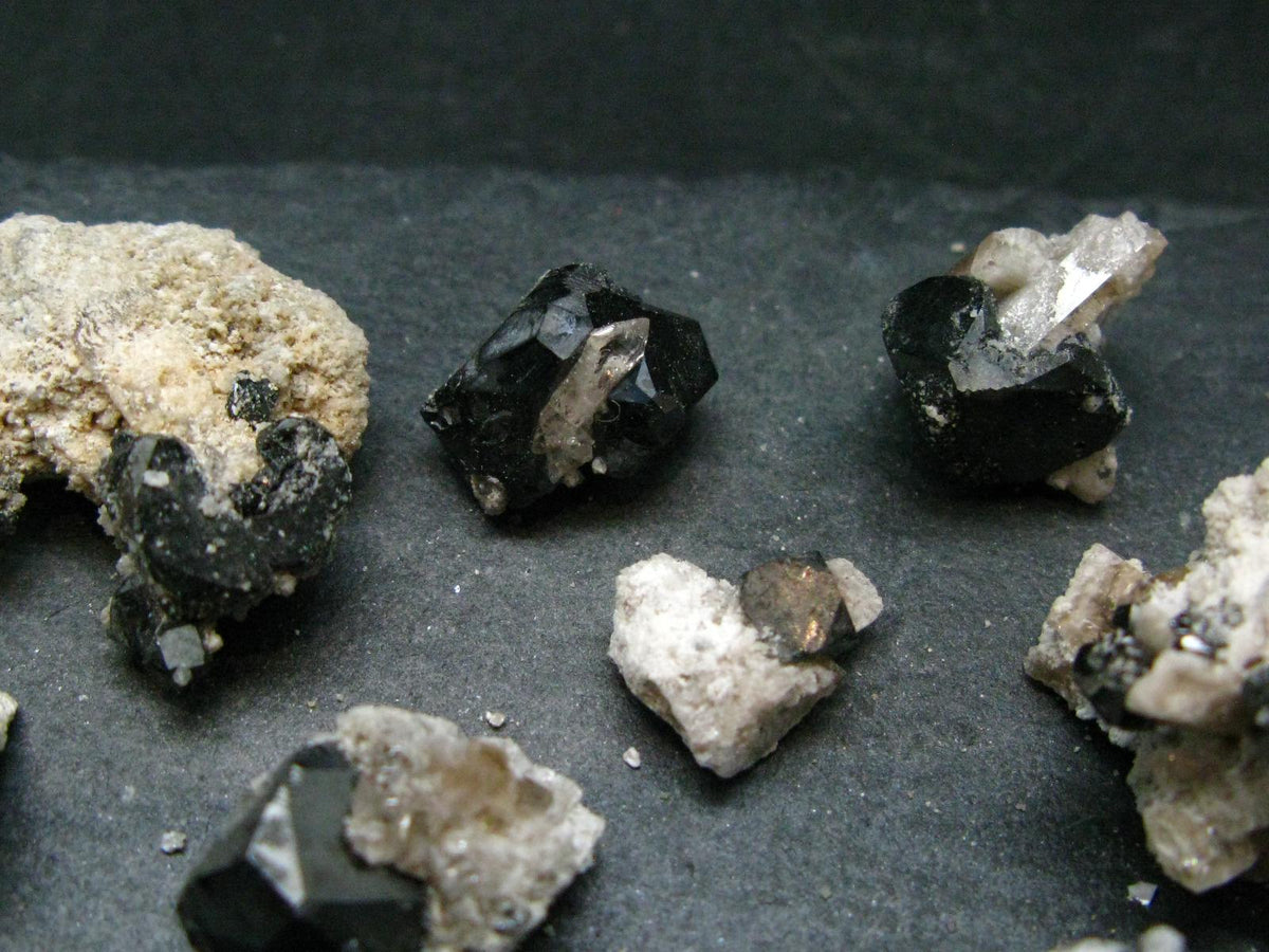 Lot of 10 Topaz & Bixbyite Crystals from Utah, USA - 33.90 Grams