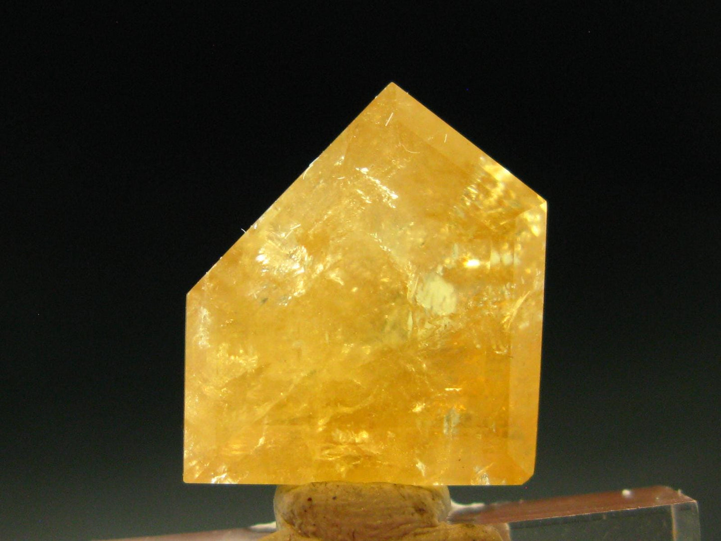 Rare Scheelite Gem Cut Stone from China - 36.20 Carats