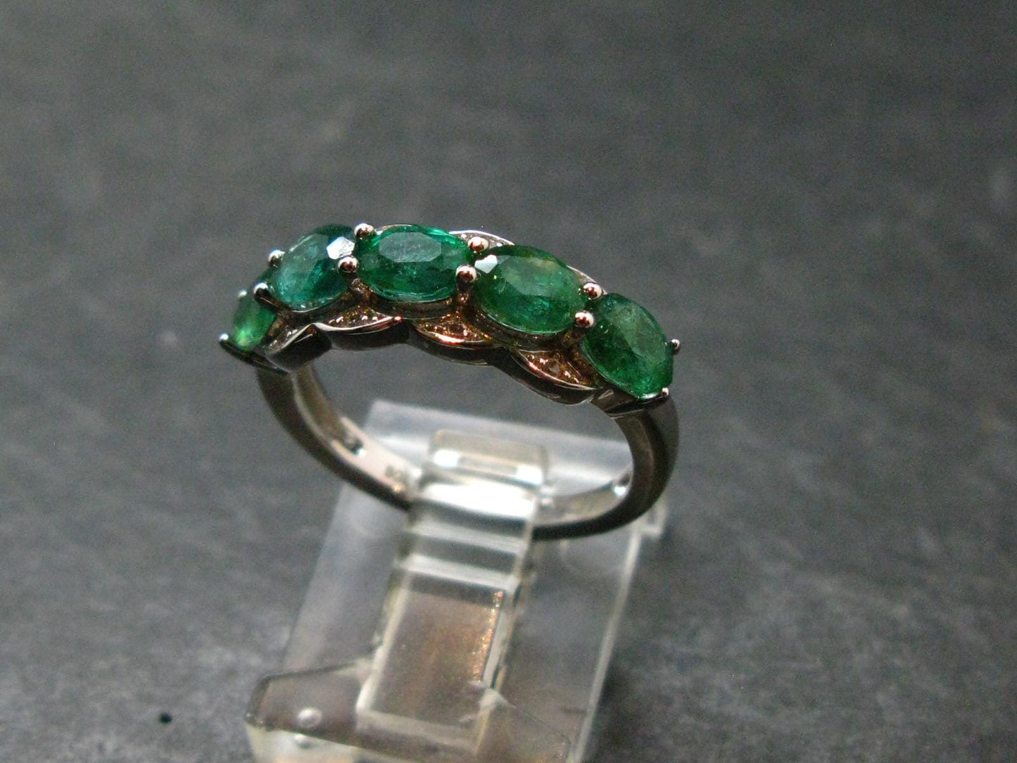Emerald Faceted Silver Ring from Colombia - 3.05 Grams Total - Size 6