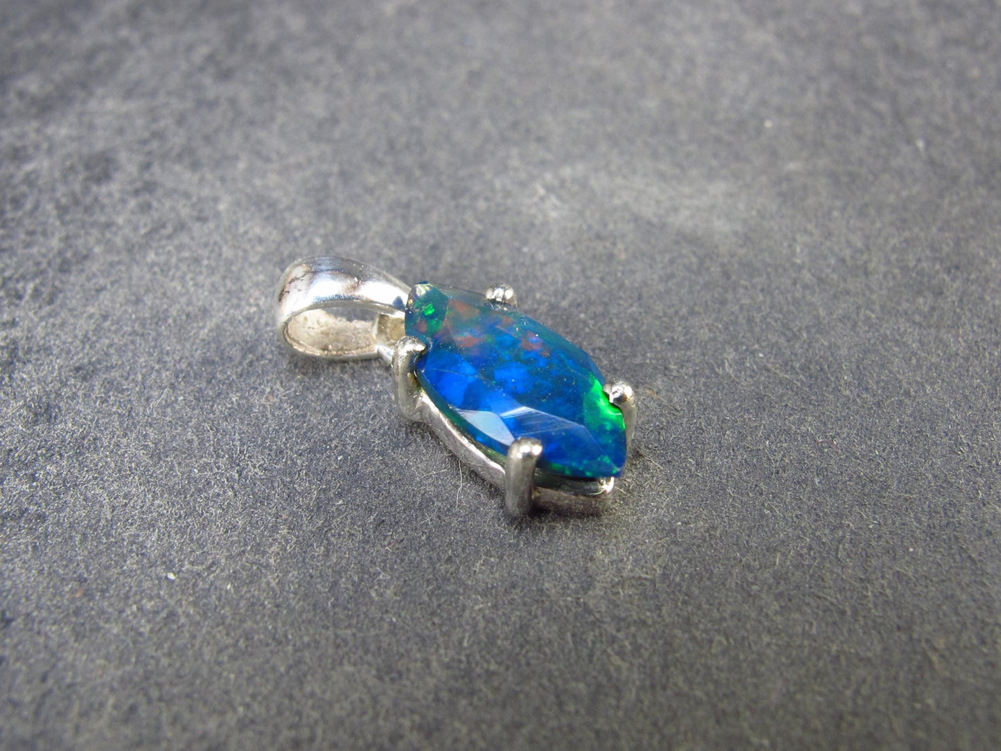Rare Black Opal Sterling Silver Pendant from Australia - 0.7" - 1.04 Grams