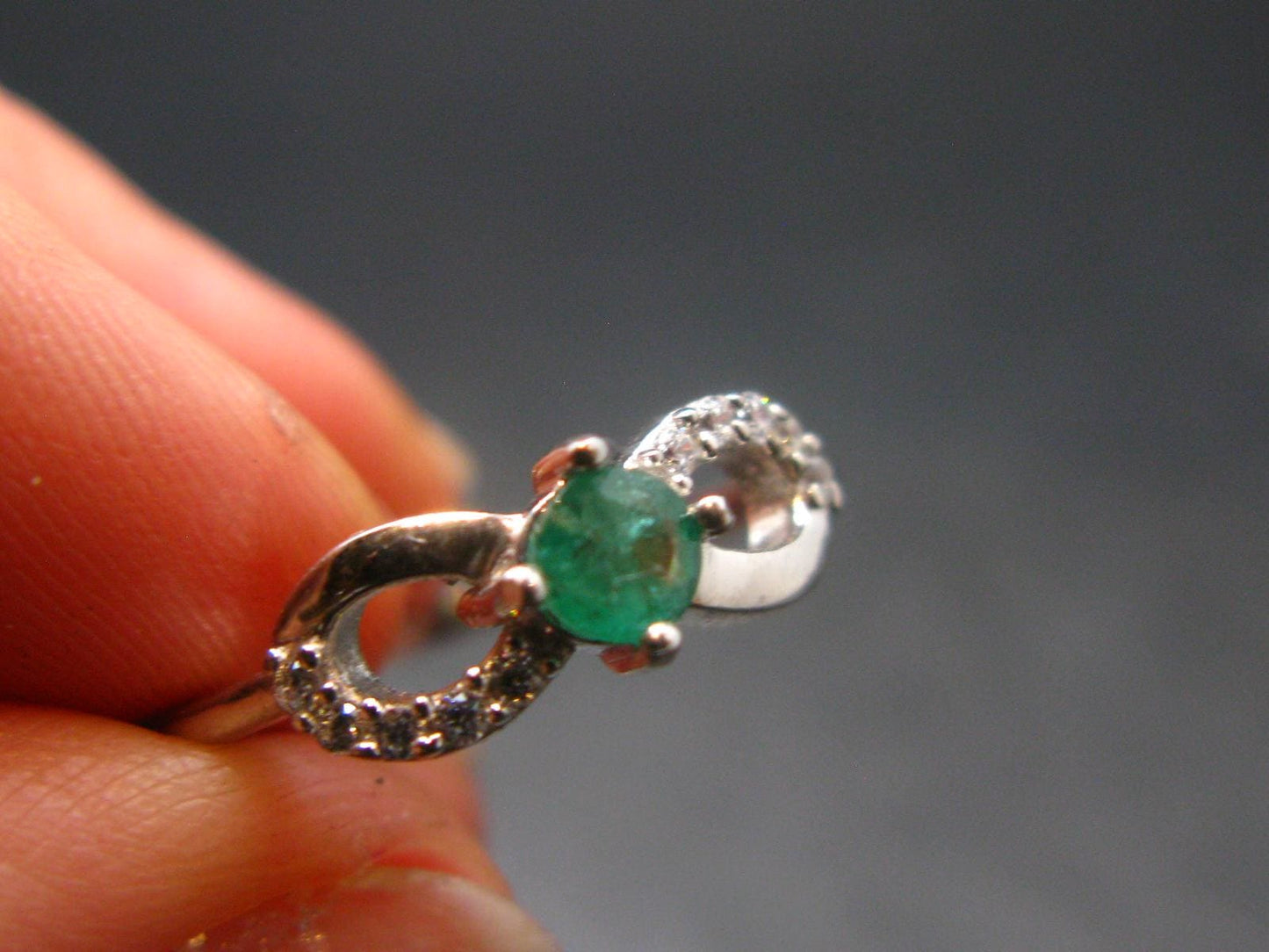 Emerald Crystal Silver Ring from Colombia - 1.69 Grams - Size 8