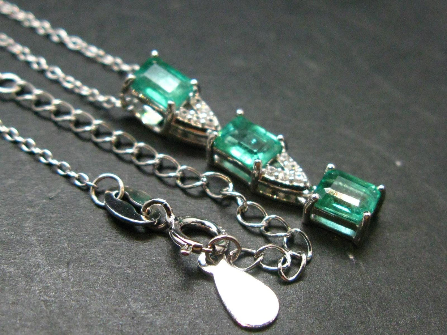 Emerald Silver Pendant W/Chain From Colombia - 1.27 Carats