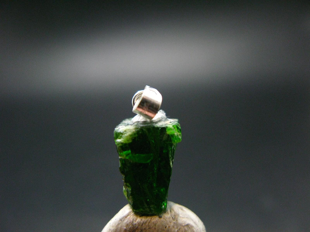 Green Chrome Diopside 925 Silver Pendant from Russia - 0.7" - 1.64 Grams