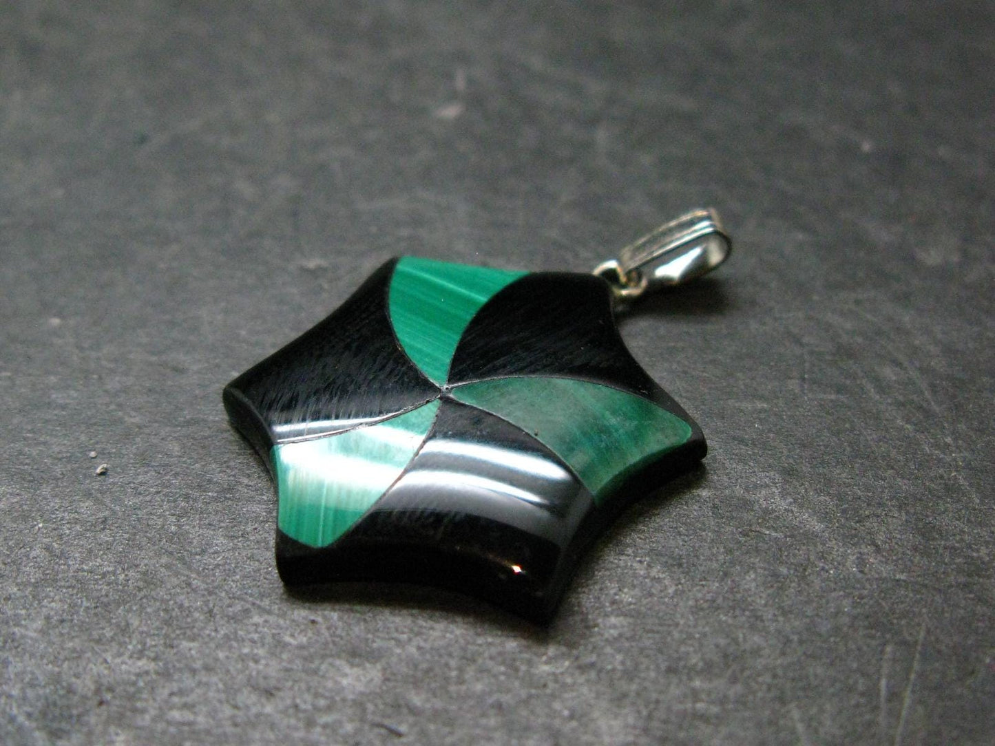 Queen of Green!! Genuine Vivid Vibrant Green Malachite Sterling Silver Pendant - 1.1" - 2.69 Grams