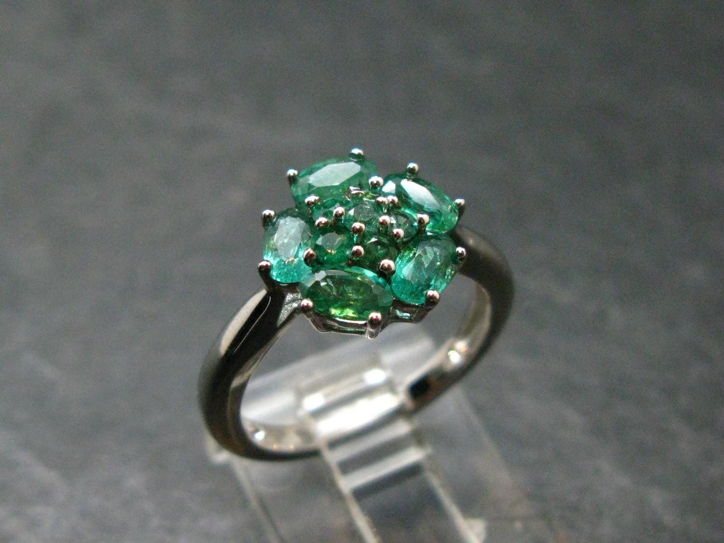 Emerald Faceted Silver Ring from Colombia - 2.94 Grams Total - Size 6