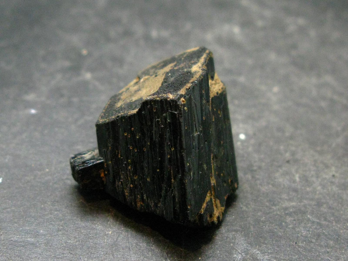 Ilvaite Crystal From China - 1.0" - 15.72 Grams