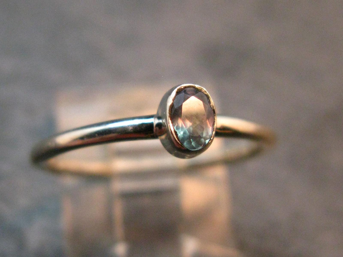 Genuine Alexandrite Gem Silver Ring From Russia - Size 7 - 1.47 Grams