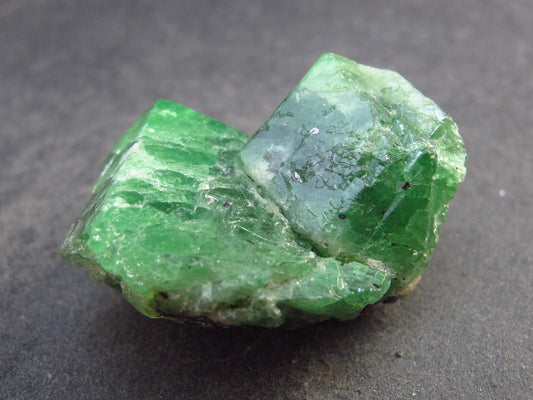 Gem Tsavorite Tsavolite Garnet Crystal from Tanzania - 117.9 Carats - 1.3"