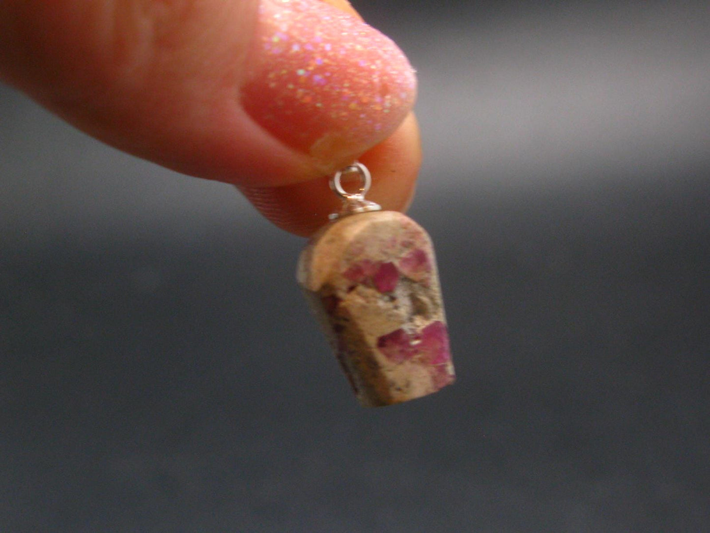 Bixbite Red Emerald Beryl Silver Pendant From Utah USA - 6.90 Carats - 0.8"