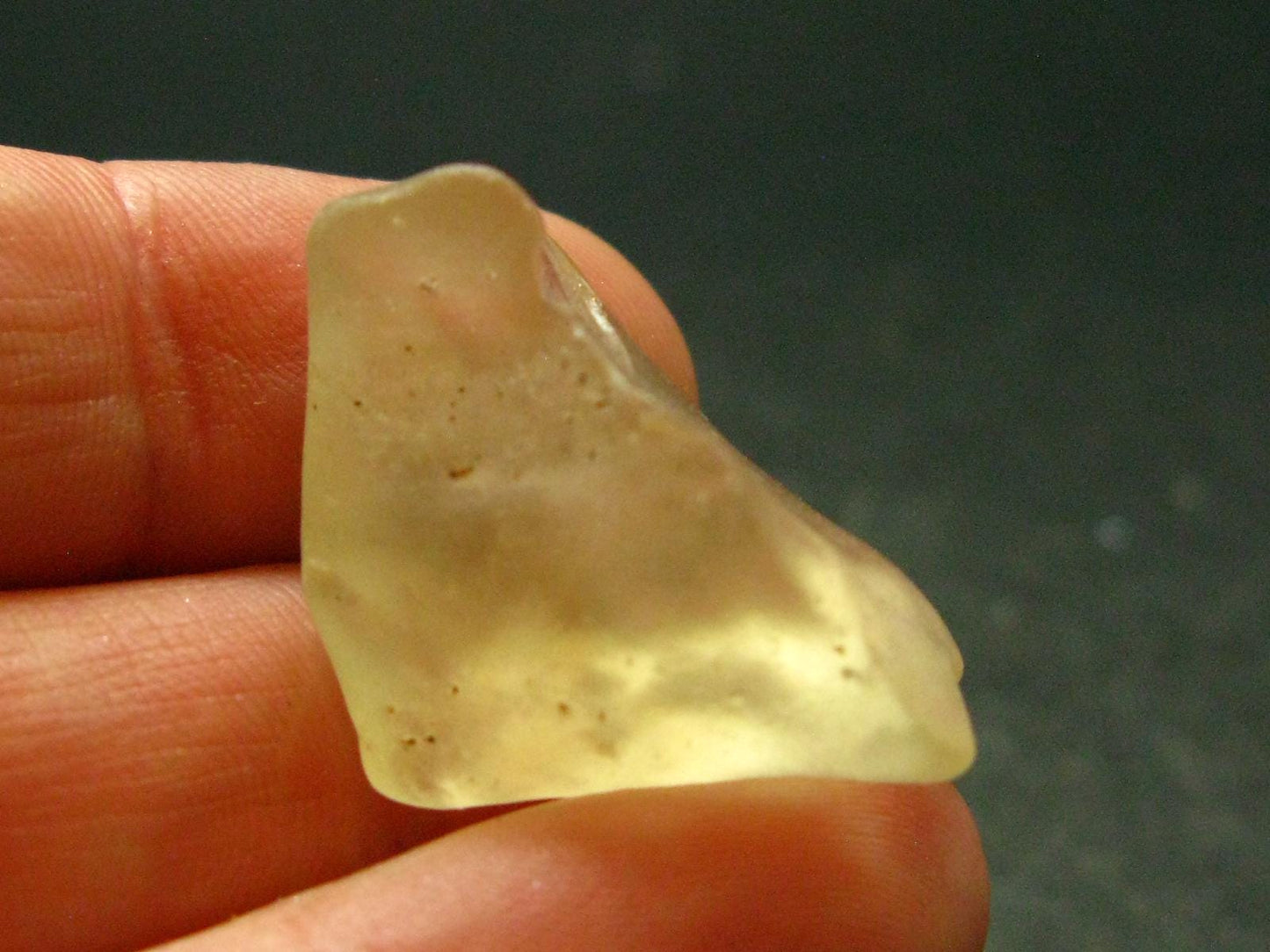 Nice Gem Libyan Tektite Raw Piece From Libya - 4.88 Grams - 1.1"