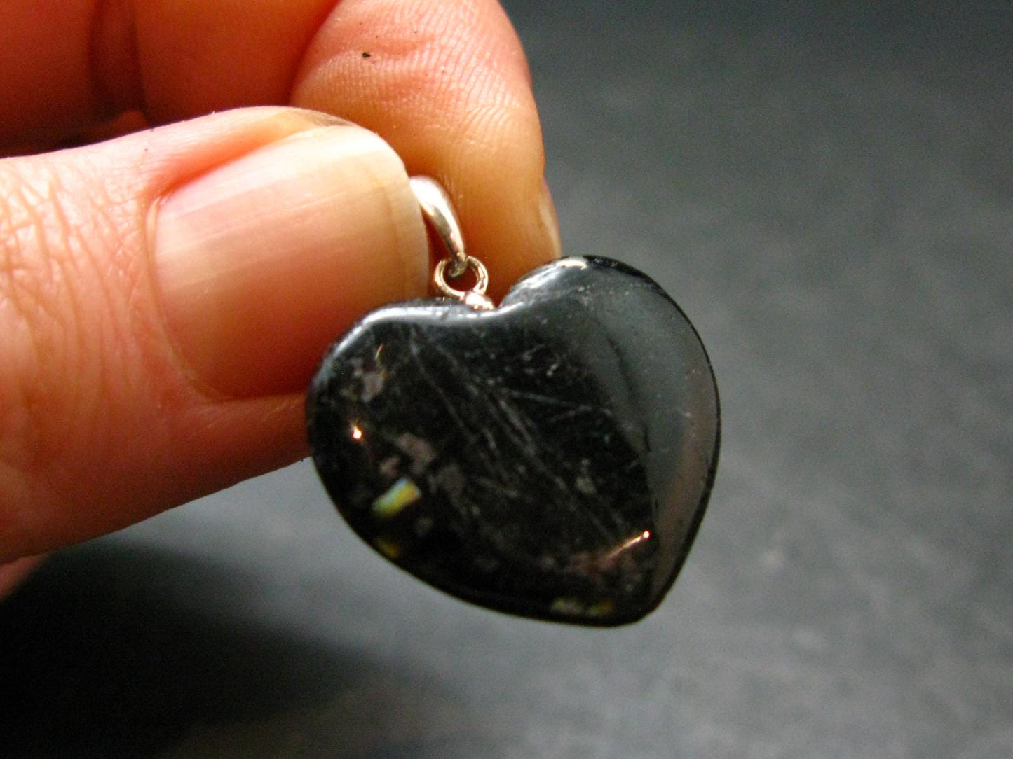 Silver Nuumite Nuummite Heart Pendant From Greenland - 1.0" - 3.58 Grams