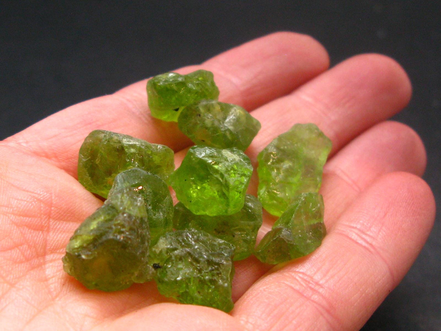 lot of 10 Peridot Olivine Crystals from Arizona, USA - 20.2 Grams