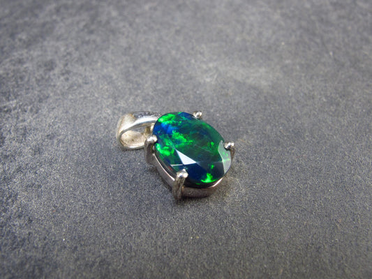 Rare Black Opal Sterling Silver Pendant from Australia - 0.7" - 1.29 Grams