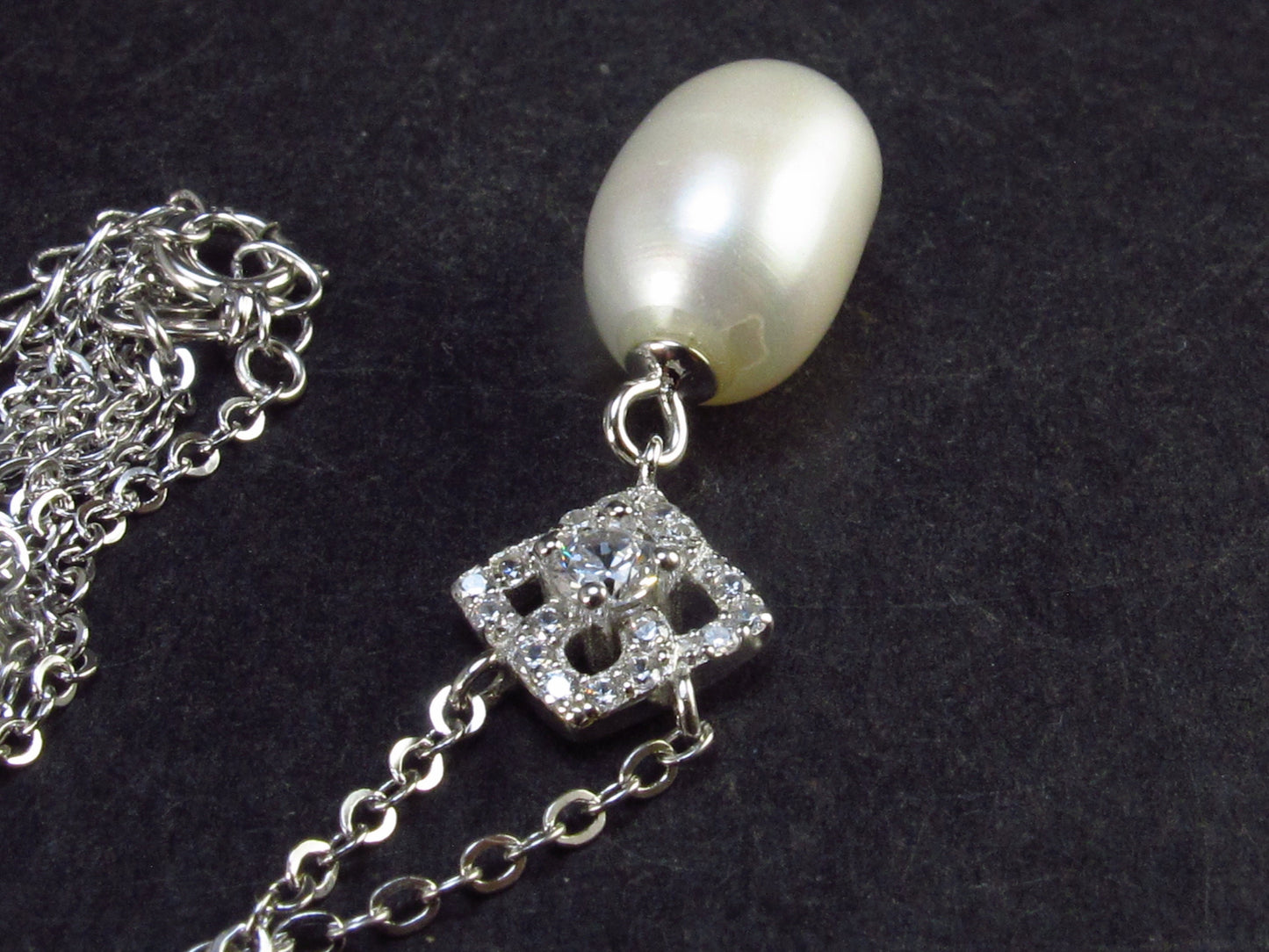 The Most Classic Styles!! Freshwater Cultured Pearl Pendant with 925 Silver Chain and CZ