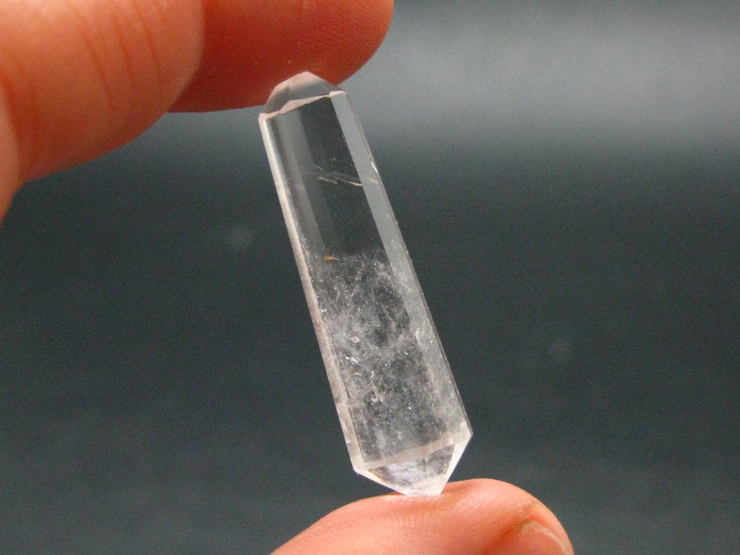 Perfect Quartz Vogel Crystal Healing Wand - 1.4" - 4.55 Grams