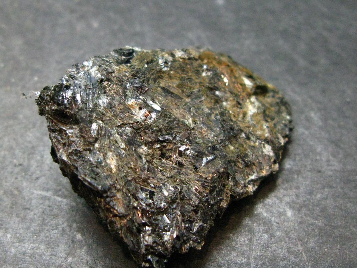 Rare Nuumite Nuummite Raw Piece From Greenland - 16.93 Grams - 1.4"