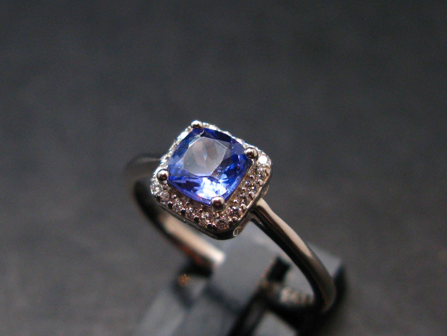 Tanzanite (Zoisite) Sterling Silver Ring - 2.09 Grams - Size 7