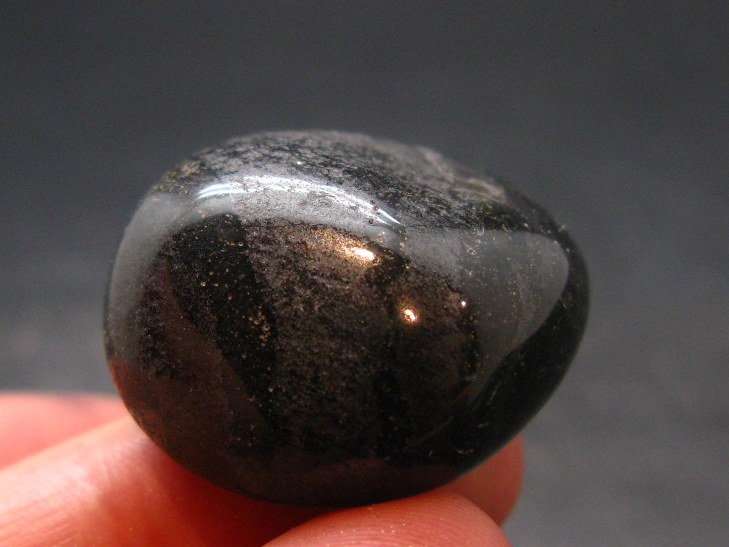 Rare ISUA Stone from Greenland - 1.0" - 20.21 Grams